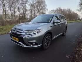 Mitsubishi Outlander (2015)