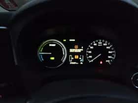 Mitsubishi Outlander (2015) thumbnail 2