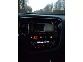 Mitsubishi Outlander (2015) thumbnail 11