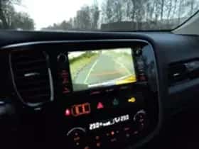 Mitsubishi Outlander (2015) thumbnail 16