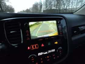 Mitsubishi Outlander (2015) thumbnail 3
