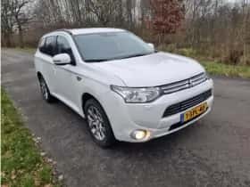 Mitsubishi Outlander (2015) thumbnail 21
