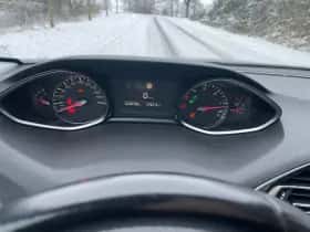 Peugeot 308 (2019) thumbnail 10