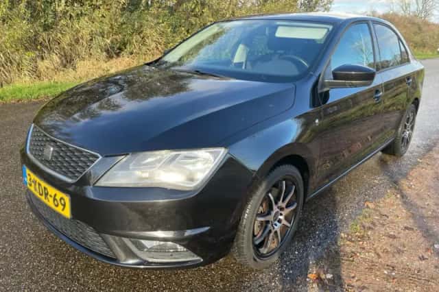 SEAT Toledo (2013) thumbnail 3