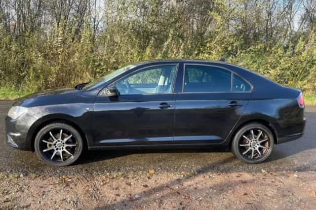 SEAT Toledo (2013) thumbnail 4