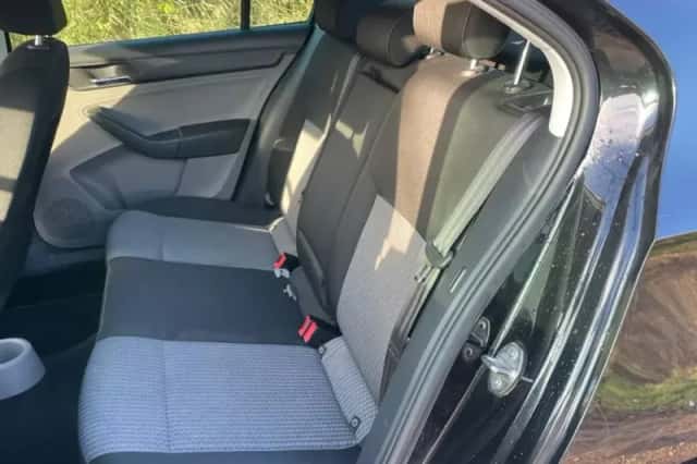 SEAT Toledo (2013) thumbnail 6
