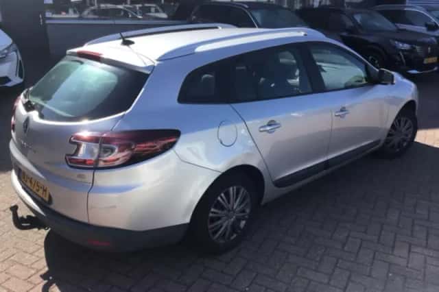 Renault Mégane (2011) thumbnail 2