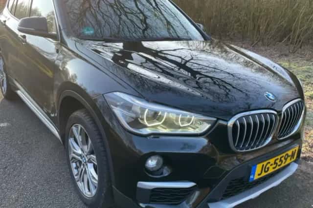 BMW X1 (2016) thumbnail 2