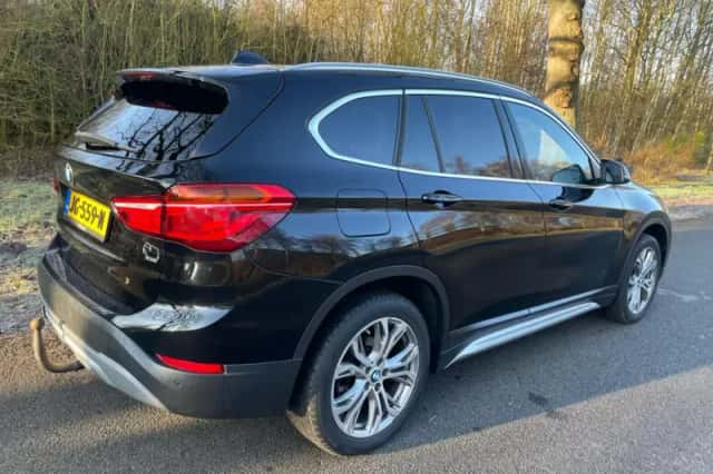 BMW X1 (2016) thumbnail 3
