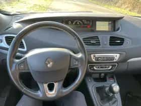 Renault Grand Scénic (2013) thumbnail 8