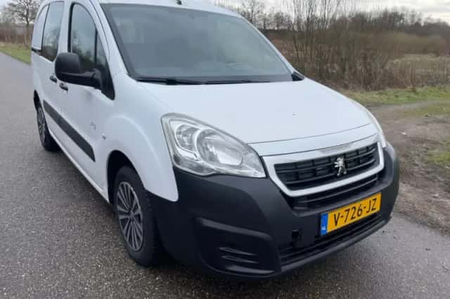Peugeot Partner (2017) thumbnail 1