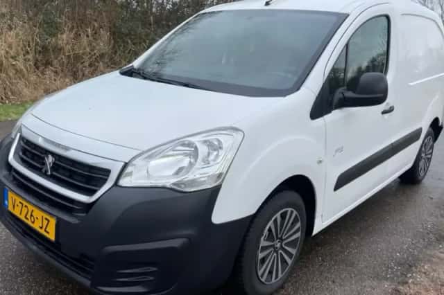 Peugeot Partner (2017) thumbnail 2