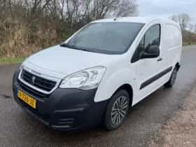 Peugeot Partner (2017) thumbnail 2