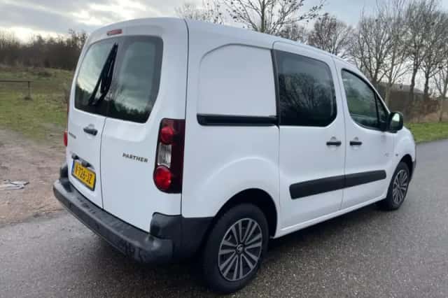 Peugeot Partner (2017) thumbnail 3