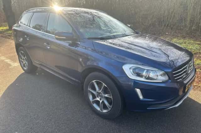 Volvo XC60 (2015) thumbnail 1