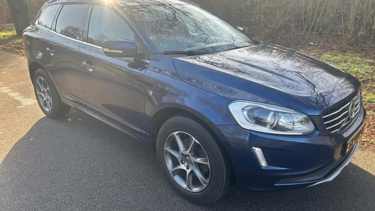 Volvo XC60 (2015) — foto 1