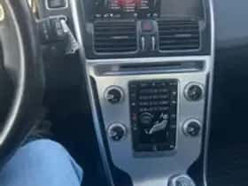 Volvo XC60 (2015) thumbnail 21