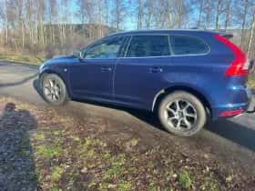 Volvo XC60 (2015) thumbnail 5
