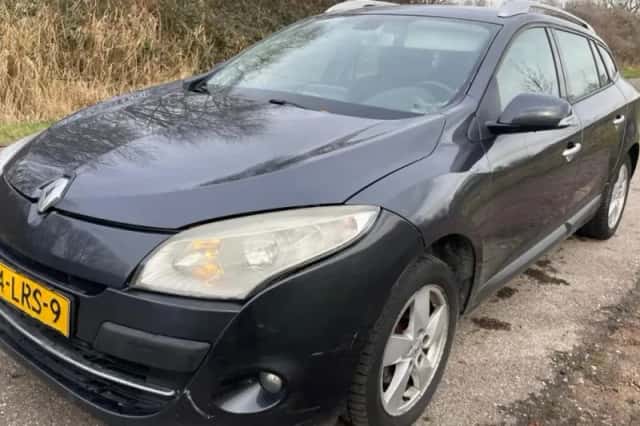 Renault Mégane (2010) thumbnail 1