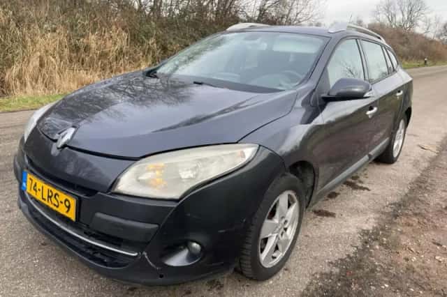 Renault Mégane (2010) thumbnail 1