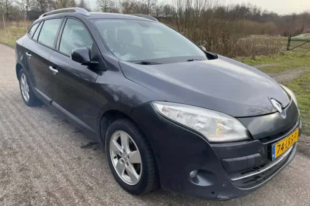 Renault Mégane (2010) thumbnail 3