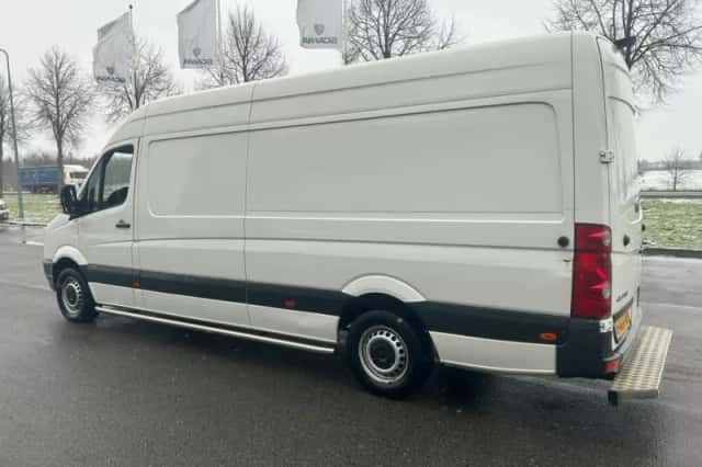 Volkswagen Crafter (2017) thumbnail 3