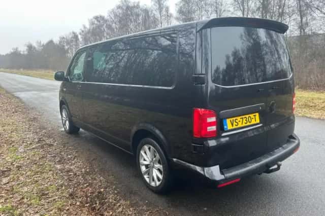 Volkswagen Transporter (2016) thumbnail 3