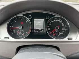 Volkswagen Passat (2011) thumbnail 12