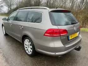 Volkswagen Passat (2011) thumbnail 17