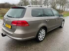 Volkswagen Passat (2011) thumbnail 5