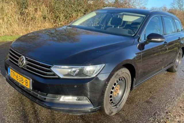 Volkswagen Passat (2015) thumbnail 1