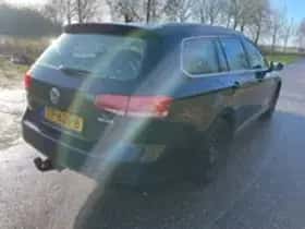 Volkswagen Passat (2015) thumbnail 15