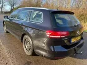 Volkswagen Passat (2015) thumbnail 16
