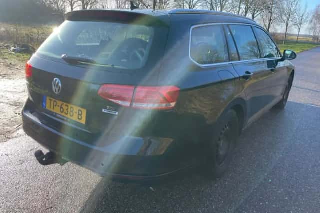 Volkswagen Passat (2015) thumbnail 3