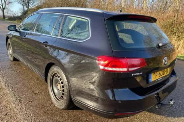 Volkswagen Passat (2015) thumbnail 4