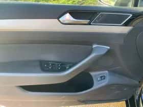 Volkswagen Passat (2015) thumbnail 8