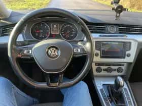 Volkswagen Passat (2015) thumbnail 10