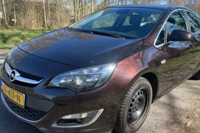 Opel Astra (2014) thumbnail 1