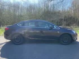 Opel Astra (2014) thumbnail 12
