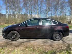 Opel Astra (2014) thumbnail 4