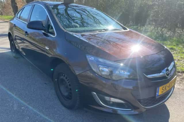 Opel Astra (2014) thumbnail 5