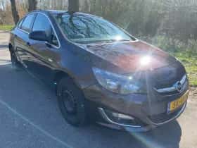 Opel Astra (2014) thumbnail 5