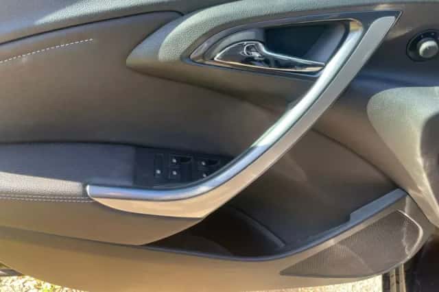 Opel Astra (2014) thumbnail 6