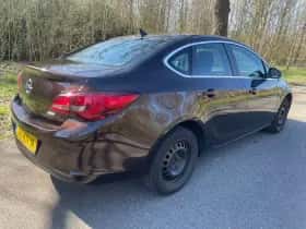 Opel Astra (2014) thumbnail 9