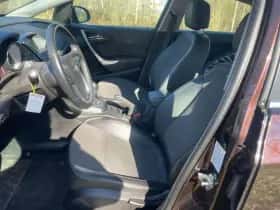 Opel Astra (2014) thumbnail 10
