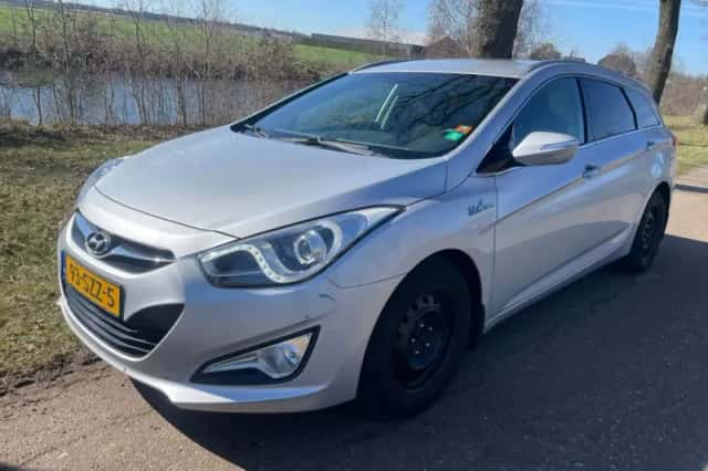 Hyundai i40 (2012) thumbnail 1