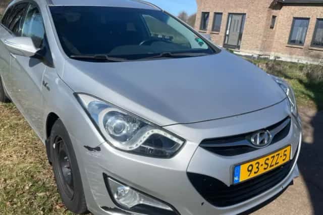 Hyundai i40 (2012) thumbnail 2