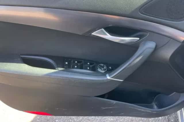 Hyundai i40 (2012) thumbnail 6