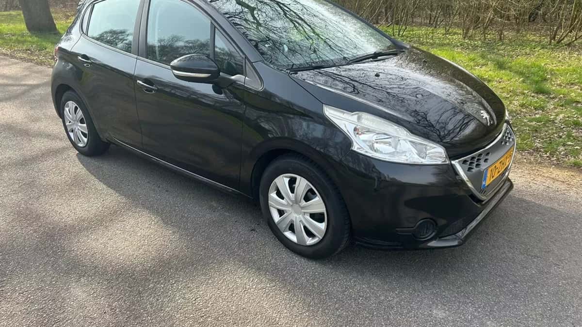 Peugeot 208 (2012) — foto 1