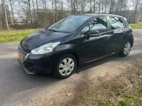 Peugeot 208 (2012) thumbnail 2